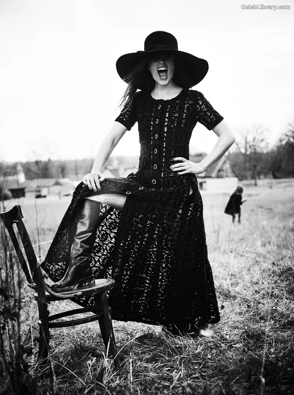 Keira Knightley photo 5 of 490