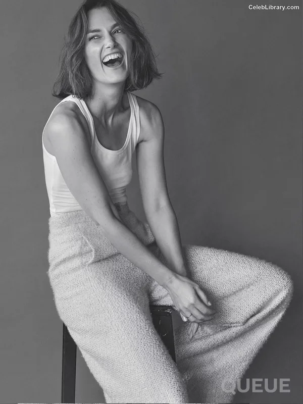 Keira Knightley photo 21 of 490