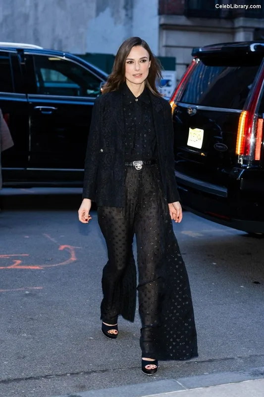 Keira Knightley photo 3 of 490