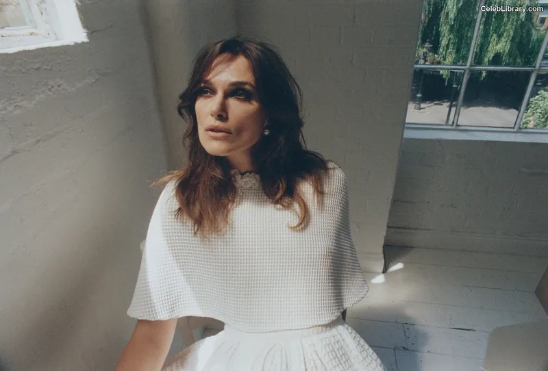 Keira Knightley photo 1 of 490