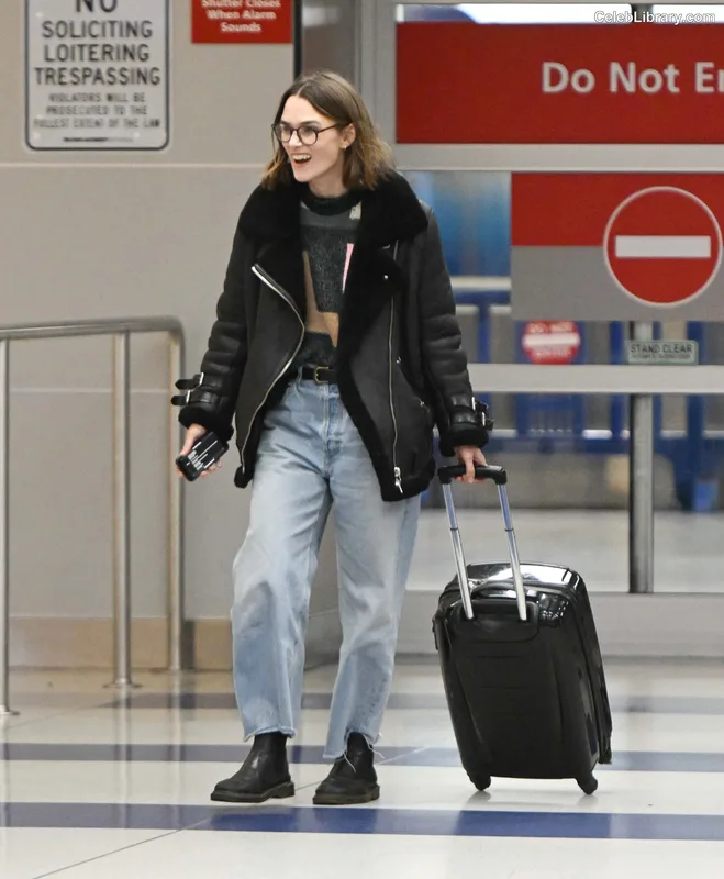 Keira Knightley photo 11 of 490