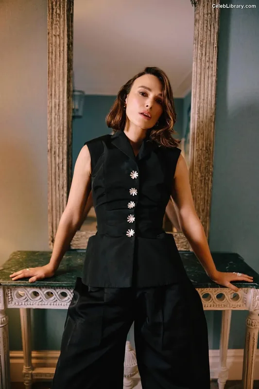 Keira Knightley photo 14 of 490