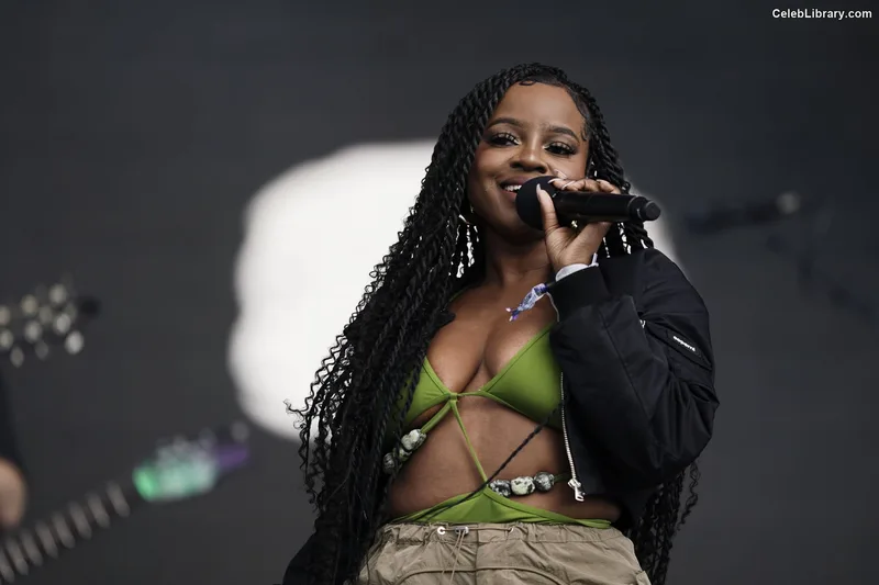 Keisha Buchanan photo 11 of 91