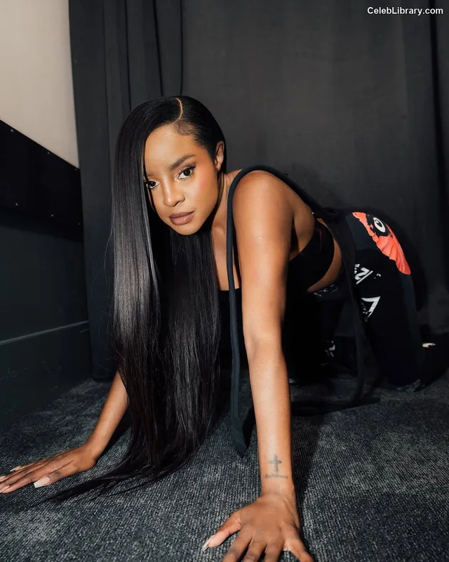 Keisha Buchanan photo 19 of 91
