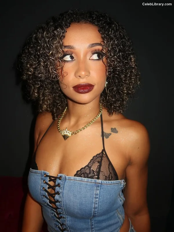 Kelani Jordan photo 4 of 293