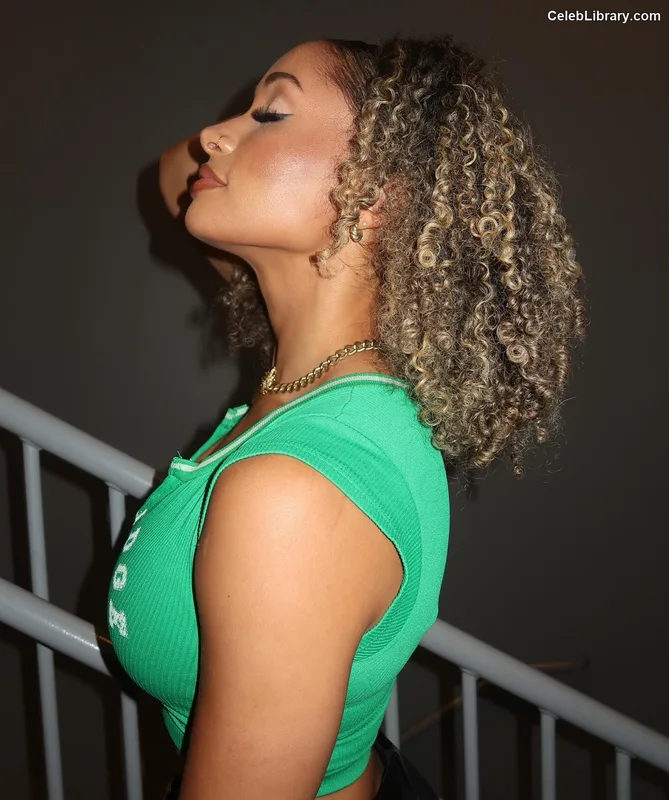 Kelani Jordan photo 8 of 293