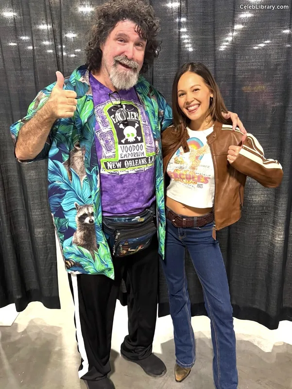 Kelli Berglund photo 23 of 196