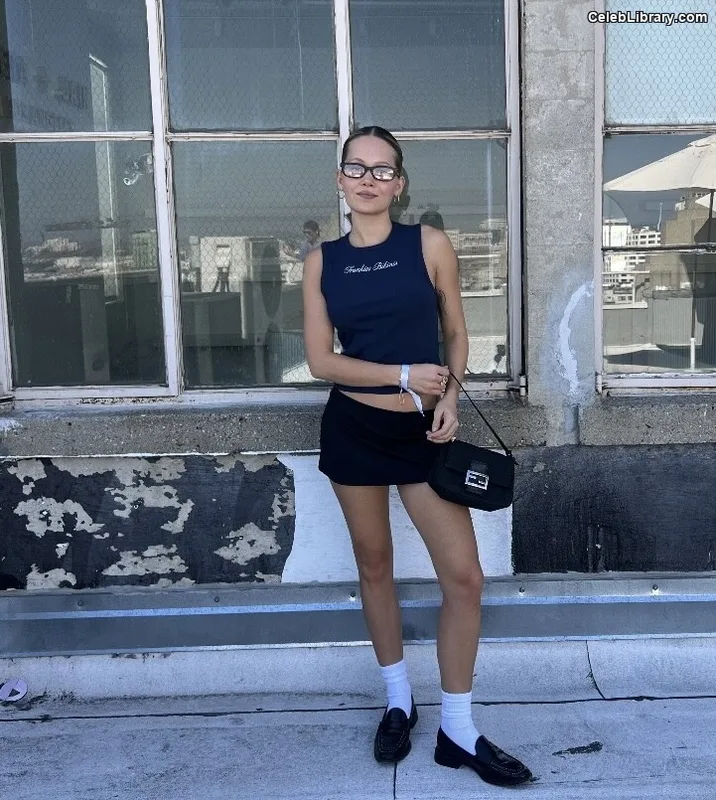 Kelli Berglund photo 5 of 196