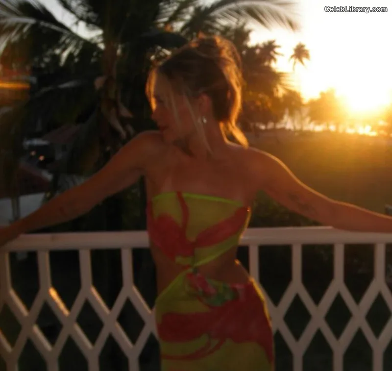 Kelli Berglund photo 21 of 196