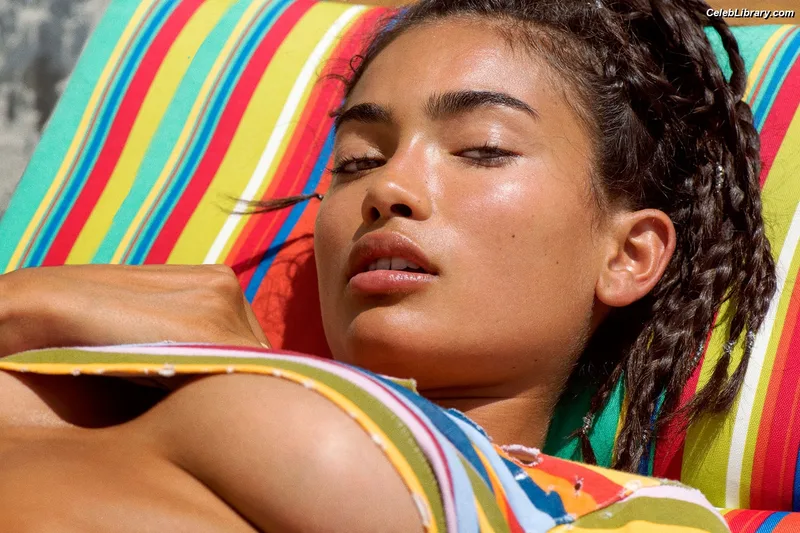Kelly Gale photo 5 of 282