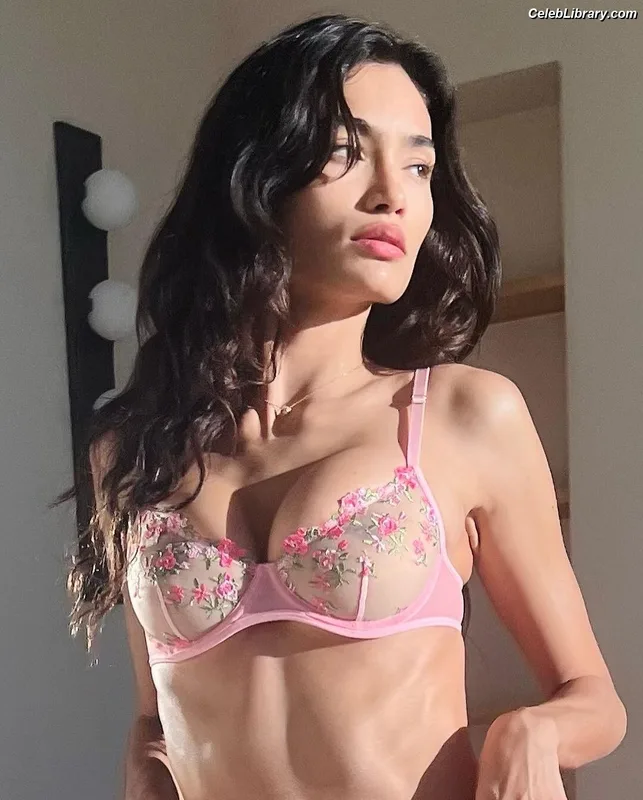 Kelly Gale photo 17 of 282