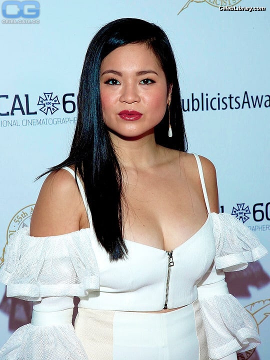 Kelly Marie Tran photo 19 of 21