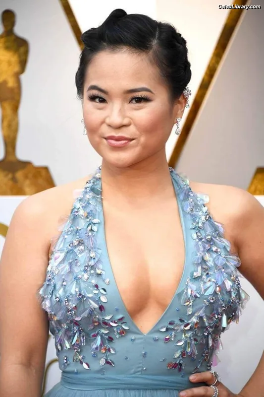Kelly Marie Tran photo 3 of 21