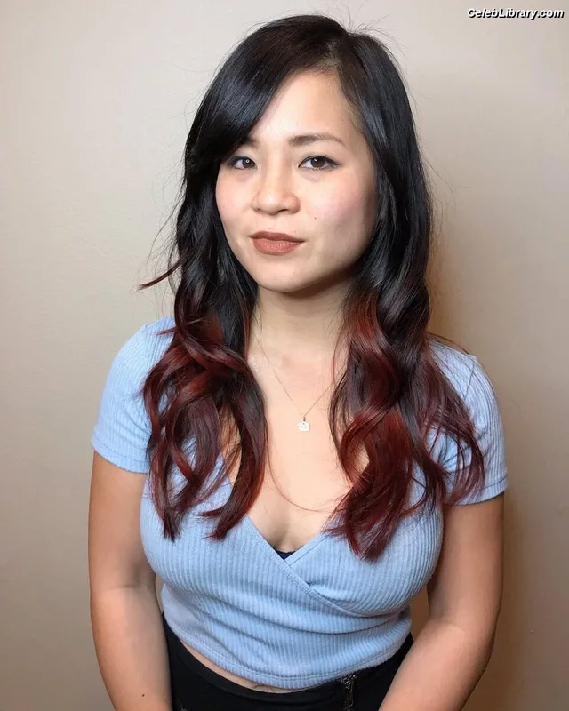 Kelly Marie Tran photo 2 of 21