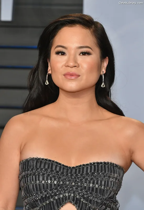 Kelly Marie Tran photo 12 of 21