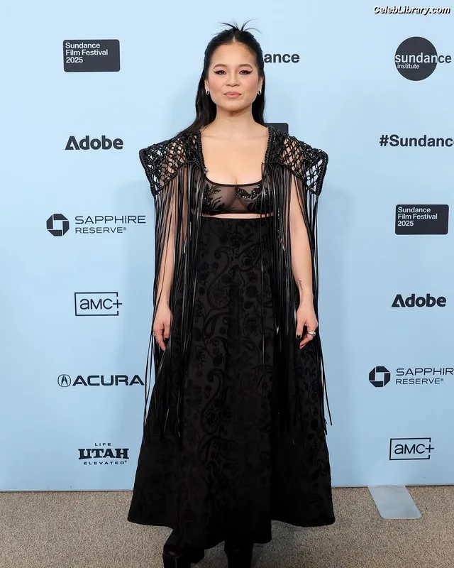 Kelly Marie Tran photo 16 of 21
