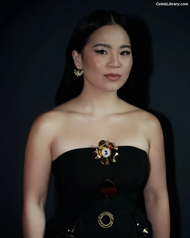 Kelly Marie Tran photo 19 of 21