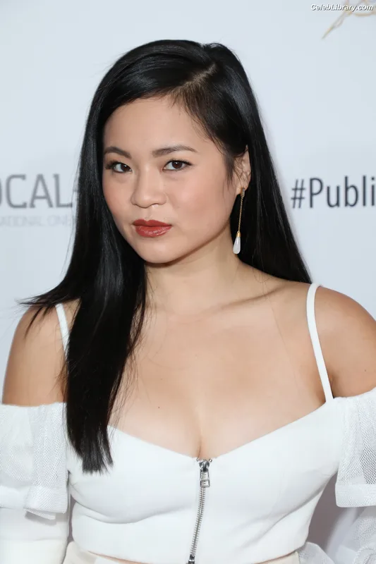 Kelly Marie Tran photo 9 of 21
