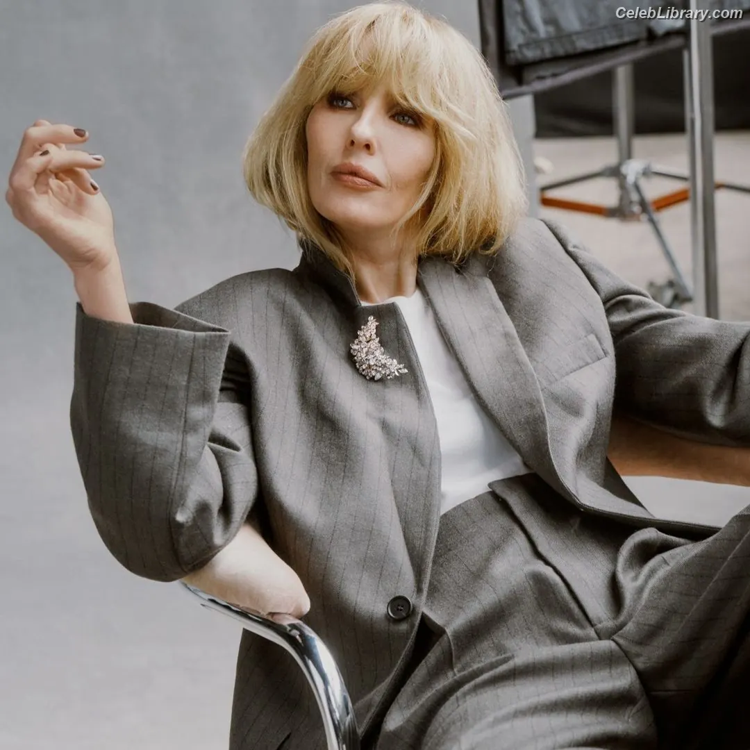 Kelly Reilly photo 8 of 44