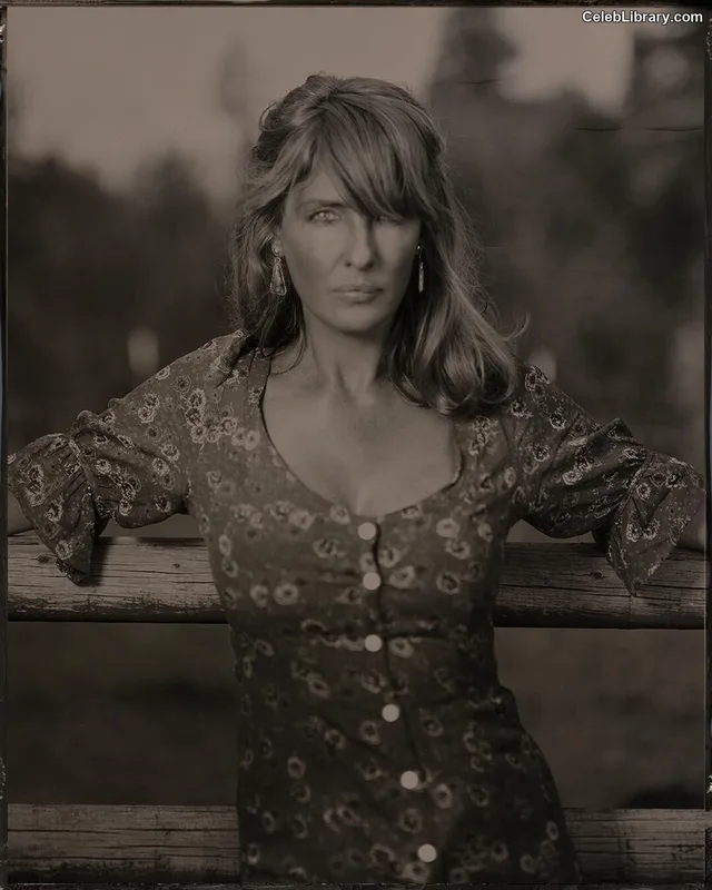 Kelly Reilly photo 16 of 45