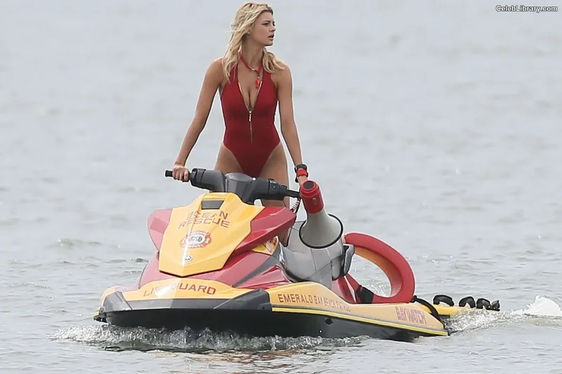 Kelly Rohrbach photo 16 of 144