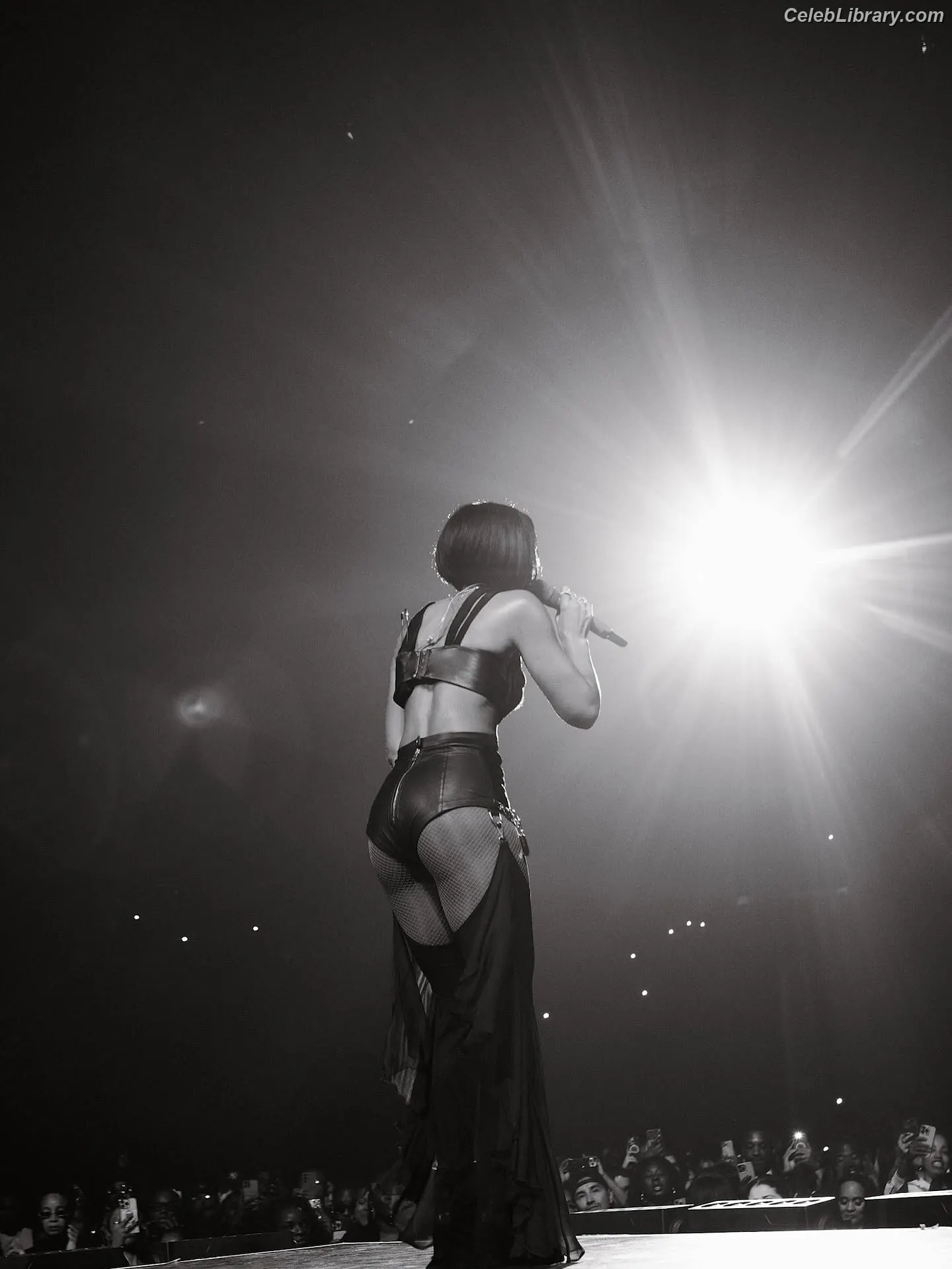 Kelly Rowland photo 4 of 28