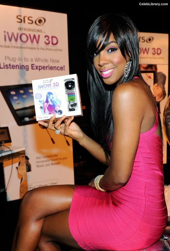 Kelly Rowland photo 11 of 29