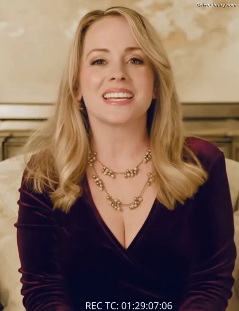 Kelly Stables photo 21 of 38
