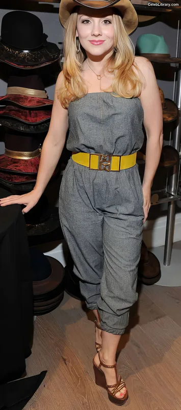 Kelly Stables photo 2 of 39