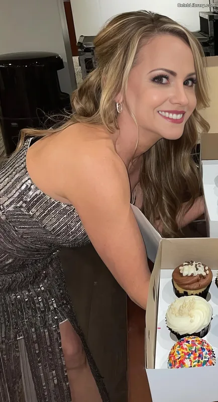 Kelly Stables photo 11 of 39