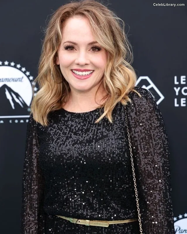 Kelly Stables photo 13 of 39