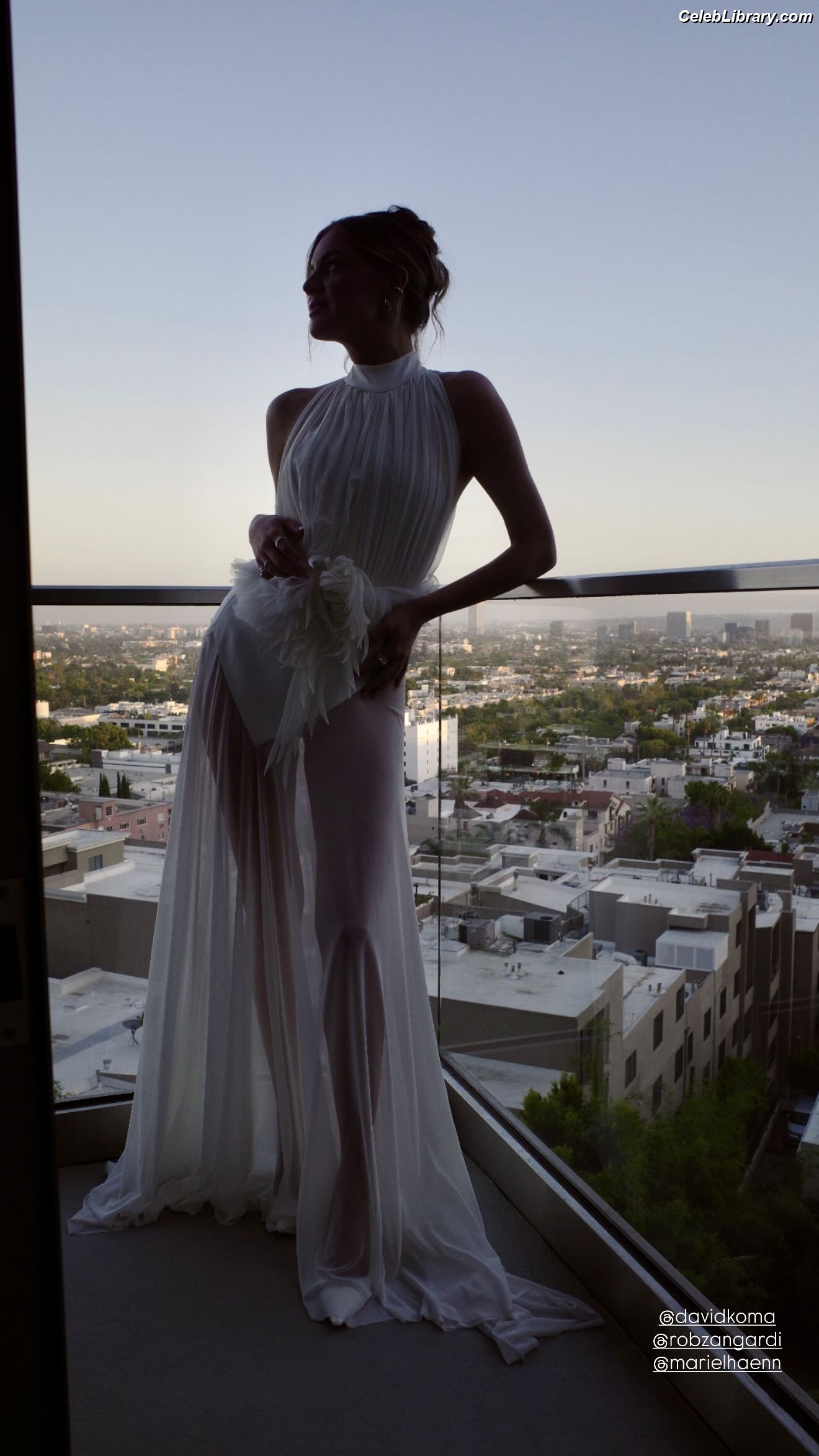 Kelsea Ballerini photo 6 of 128
