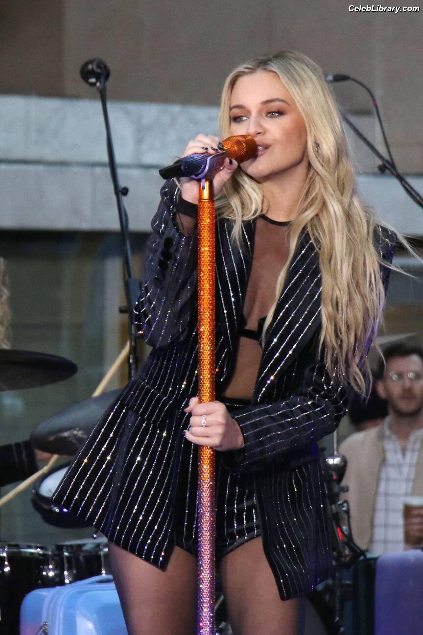 Kelsea Ballerini photo 8 of 128