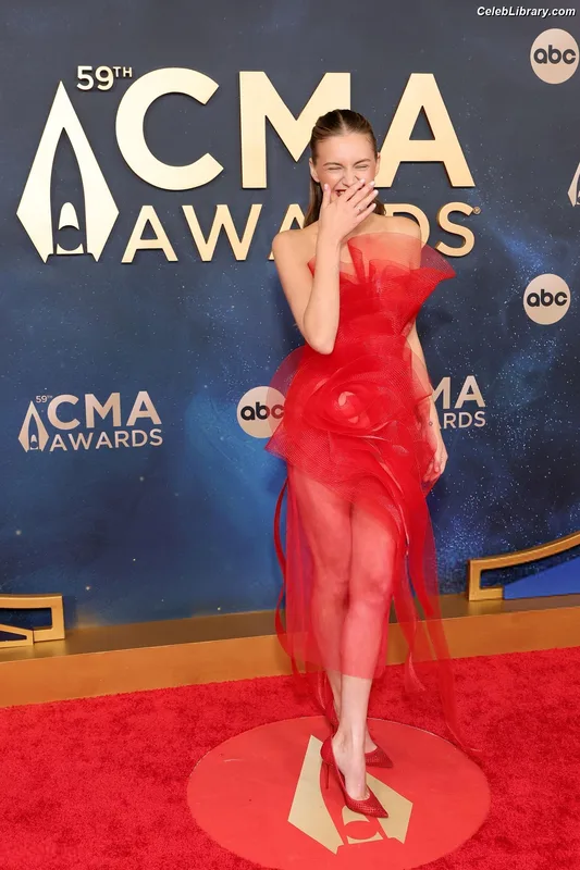 Kelsea Ballerini photo 21 of 128