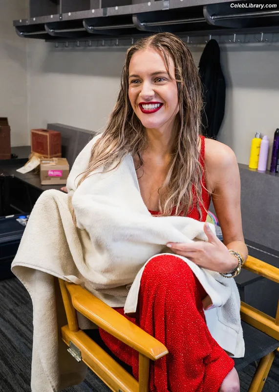 Kelsea Ballerini photo 17 of 128