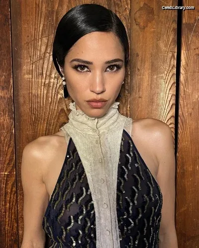 Kelsey Asbille photo 16 of 113