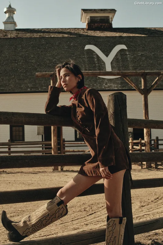 Kelsey Asbille photo 4 of 113
