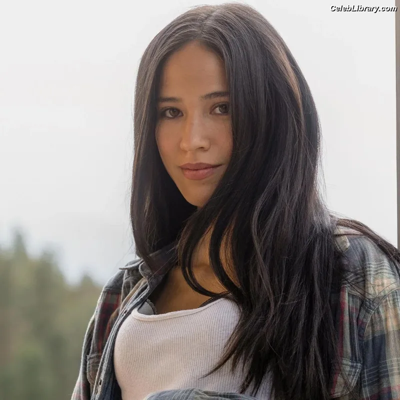 Kelsey Asbille photo 10 of 113