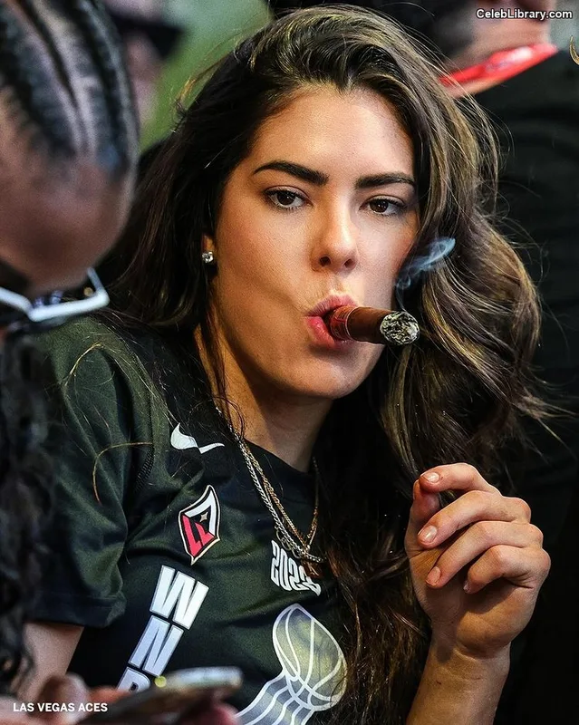 Kelsey Plum photo 2 of 48