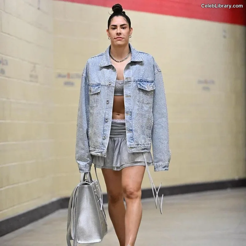 Kelsey Plum photo 15 of 48