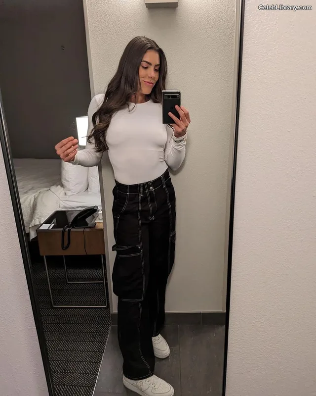Kelsey Plum photo 22 of 48