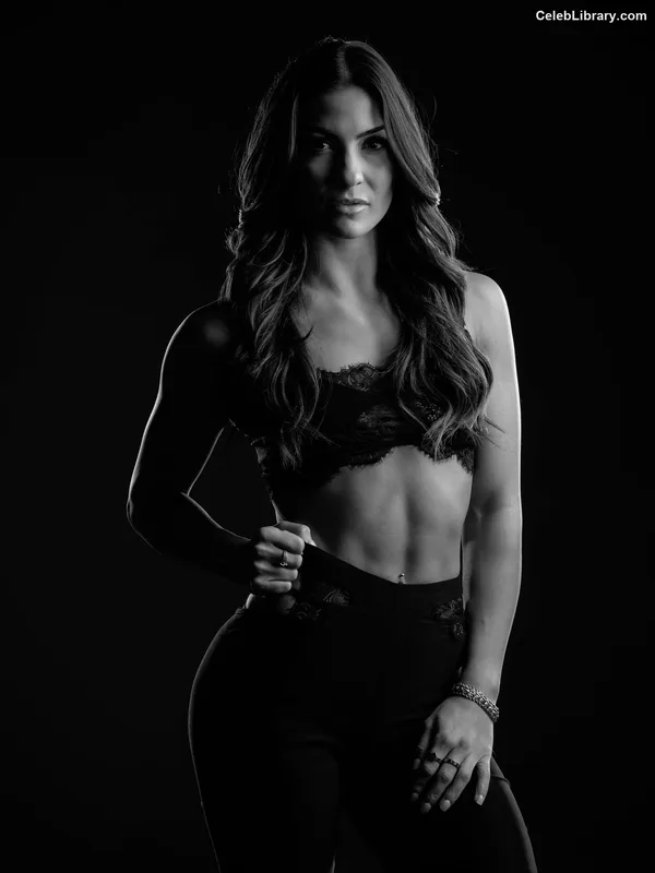 Kendal Grey photo 12 of 404