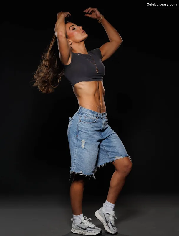 Kendal Grey photo 19 of 404