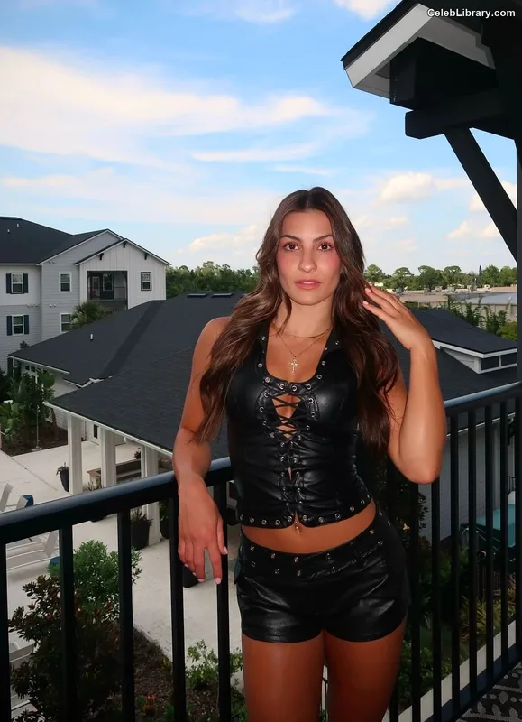 Kendal Grey photo 16 of 404