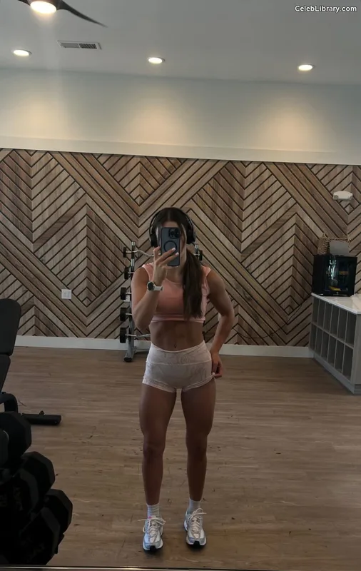 Kendal Grey photo 5 of 404