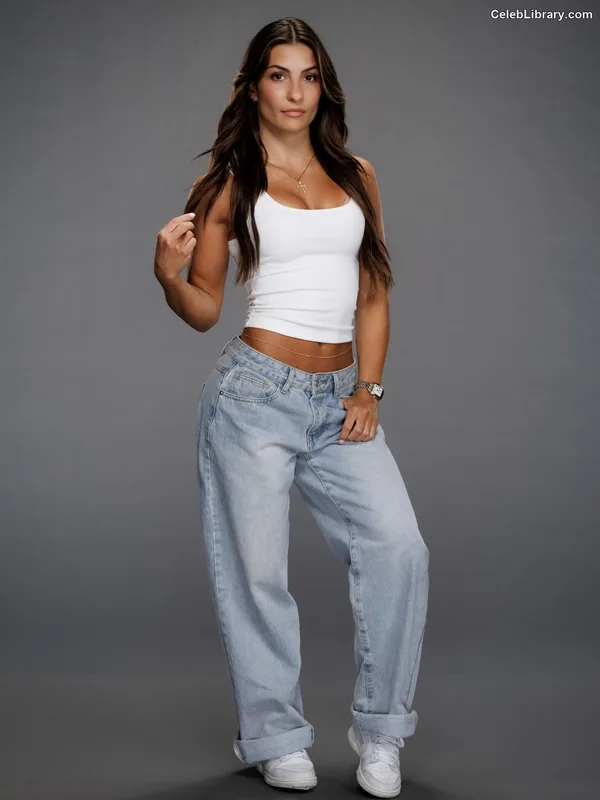 Kendal Grey photo 17 of 404