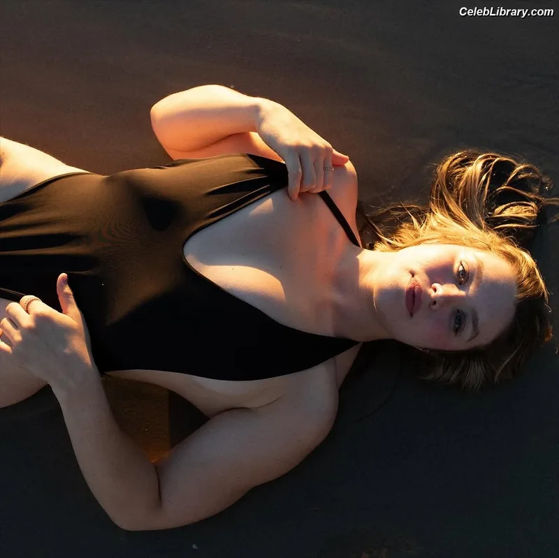 Kendall Reusing photo 10 of 209