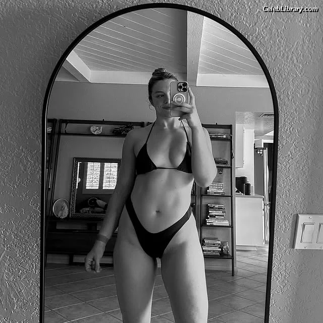 Kendall Reusing photo 7 of 209