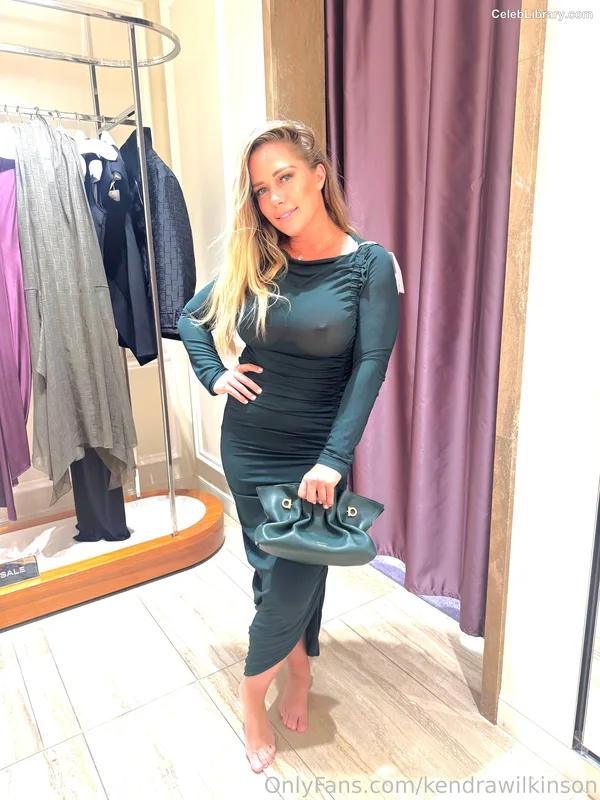 Kendra Wilkinson photo 1 of 176