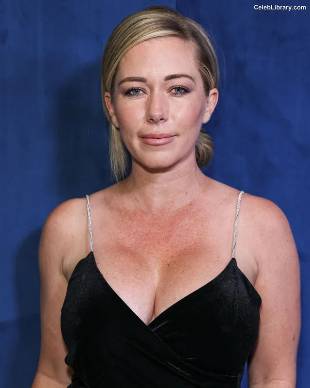 Kendra Wilkinson photo 14 of 176